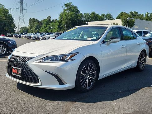 Used 2024 Lexus ES 350 w/ Premium Package FWD image 9
