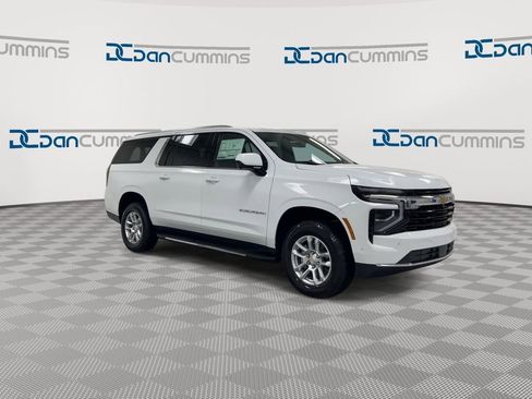 New 2026 Chevrolet Suburban LS AWD/4WD image 2