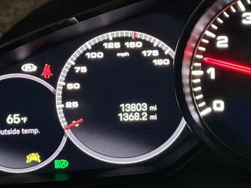 Used 2023 Porsche Cayenne GTS image 13