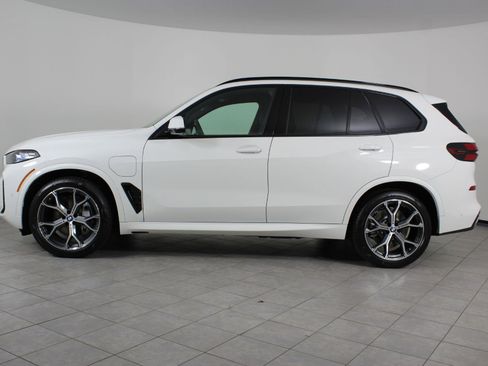 New 2026 BMW X5 xDrive50e w/ M Sport Package AWD/4WD image 2
