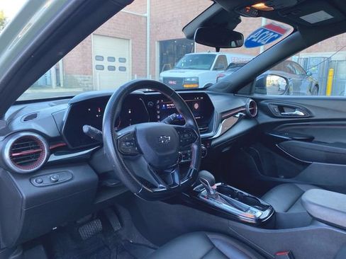 Used 2024 Chevrolet Trax RS w/ Driver Confidence Package FWD image 10
