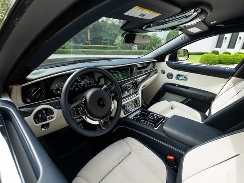 Used 2023 Rolls-Royce Ghost Black Badge w/ Black Badge Ghost Package AWD/4WD image 5
