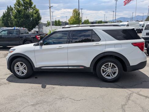 Used 2020 Ford Explorer XLT w/ Equipment Group 202A AWD/4WD image 9