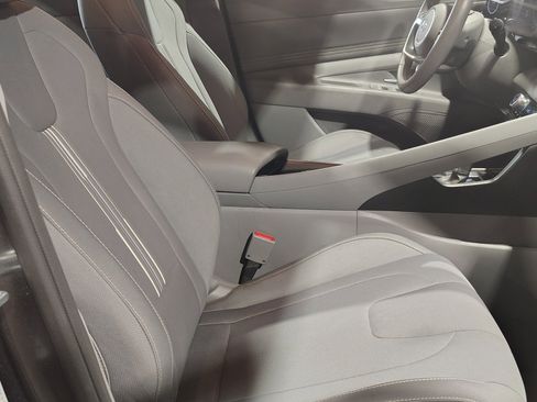 Used 2023 Hyundai Elantra SEL w/ Convenience Package FWD image 25
