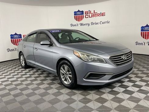Used 2016 Hyundai Sonata SE image 1