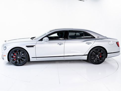 New 2025 Bentley Flying Spur Plug-In Hybrid image 2