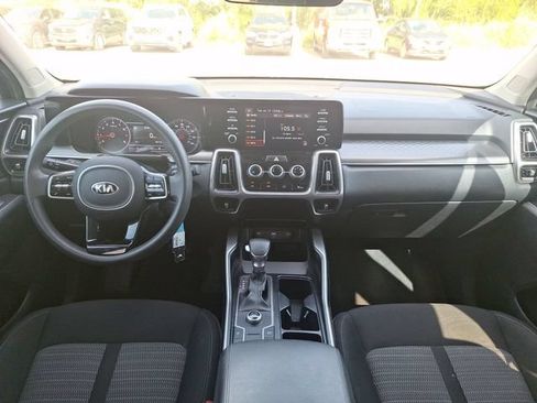 Used 2021 Kia Sorento LX FWD image 12