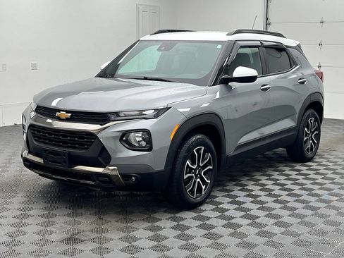 Used 2023 Chevrolet TrailBlazer ACTIV w/ Convenience Package AWD/4WD image 2