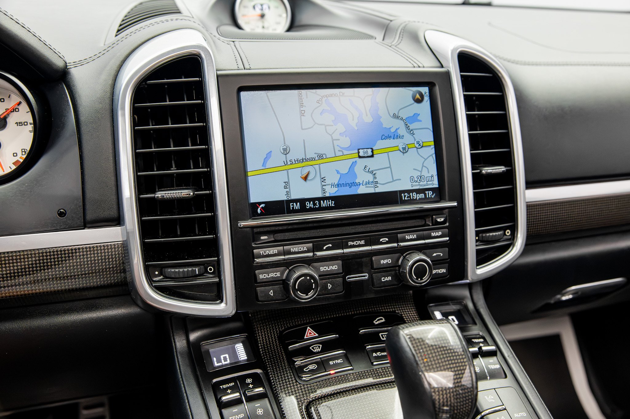 Used 2014 Porsche Cayenne Turbo S AWD/4WD image 45