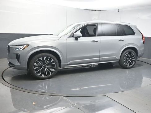 New 2026 Volvo XC90 B5 Plus w/ Protection Package Premier AWD/4WD image 4