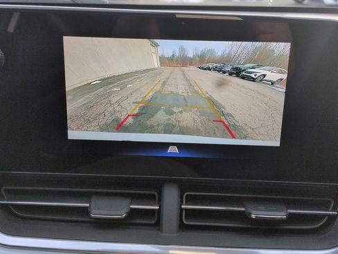 Used 2024 Chevrolet Trax LT w/ LT Convenience Package image 16