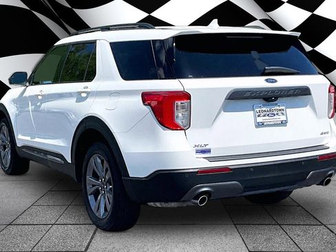 Certified 2022 Ford Explorer XLT w/ Equipment Group 202A AWD/4WD image 12