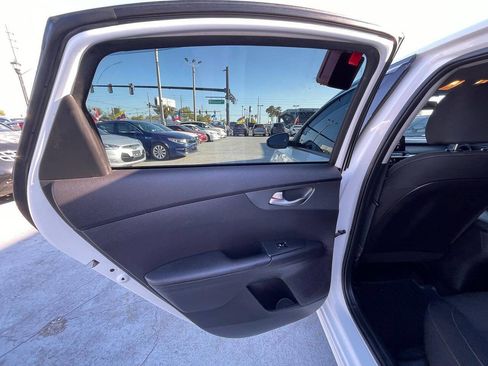 Used 2021 Kia Forte LXS FWD image 6