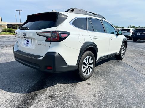 Used 2023 Subaru Outback Premium AWD/4WD image 8