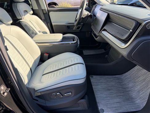 Used 2022 Rivian R1T Adventure image 20