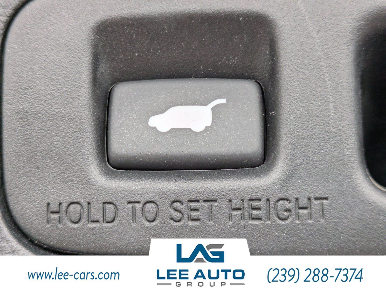 Used 2025 Honda CR-V EX-L image 12