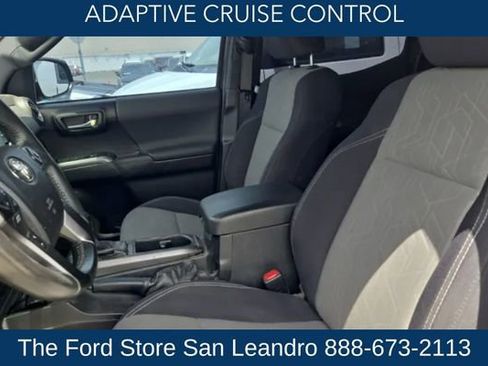 Used 2021 Toyota Tacoma TRD Sport w/ Technology Package RWD image 6