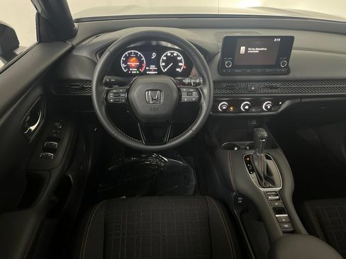 Used 2025 Honda HR-V Sport image 32