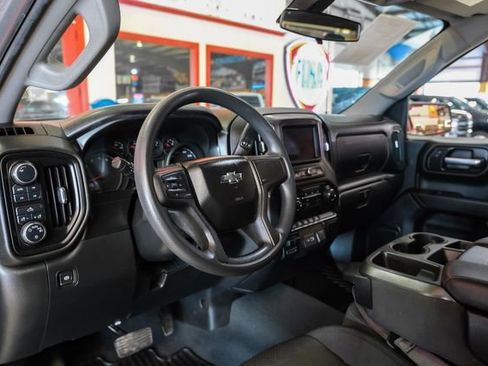 Used 2021 Chevrolet Silverado 1500 Custom Trail Boss w/ LPO, Dark Essentials Package image 5