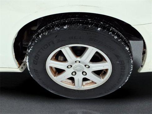 Used 2012 Chrysler Town & Country Touring image 7