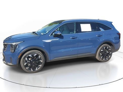 Used 2025 Kia Sorento SX image 7