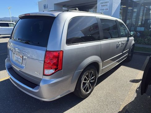 Used 2016 Dodge Grand Caravan R/T image 6