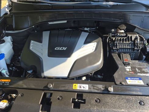 Used 2016 Hyundai Santa Fe Limited w/ Option Group 04 image 17