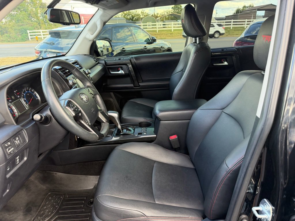 Used 2019 Toyota 4Runner TRD Off-Road Premium AWD/4WD image 9