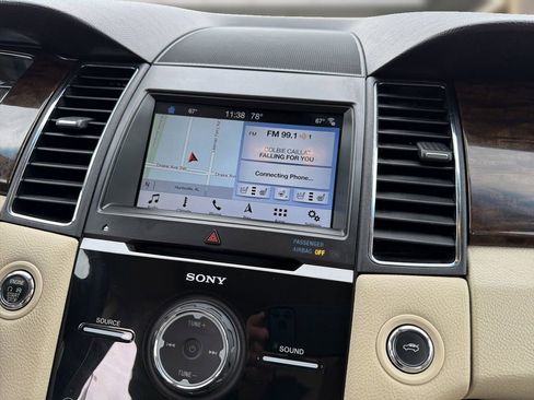 Used 2018 Ford Taurus Limited FWD image 18