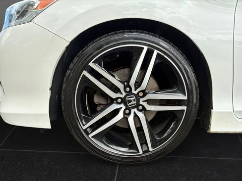 Used 2016 Honda Accord Sport image 9
