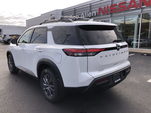 New 2025 Nissan Pathfinder SV image 12