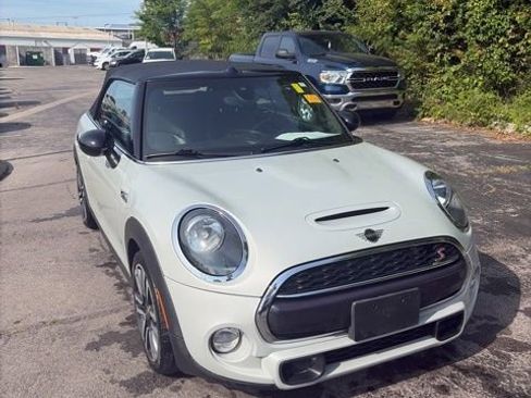 Used 2019 MINI Cooper S w/ Signature Upholstery Package FWD image 3