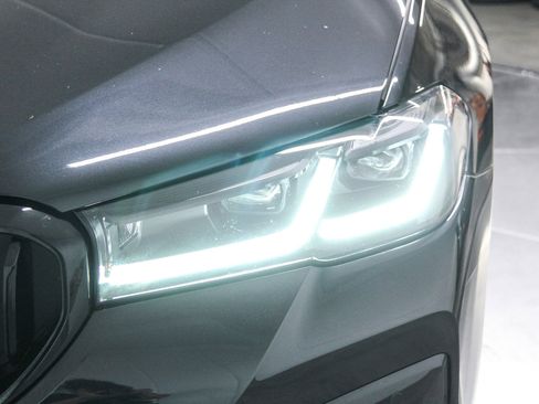 Certified 2023 BMW 540i w/ M Sport Package image 10