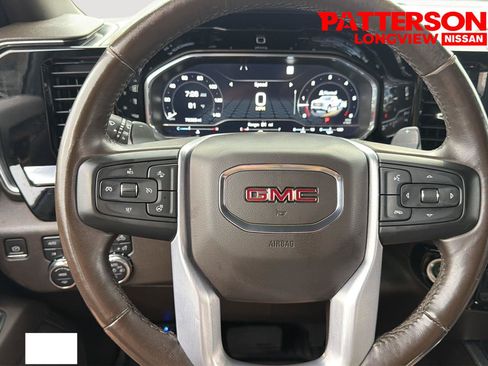 Used 2022 GMC Sierra 1500 SLT AWD/4WD image 17