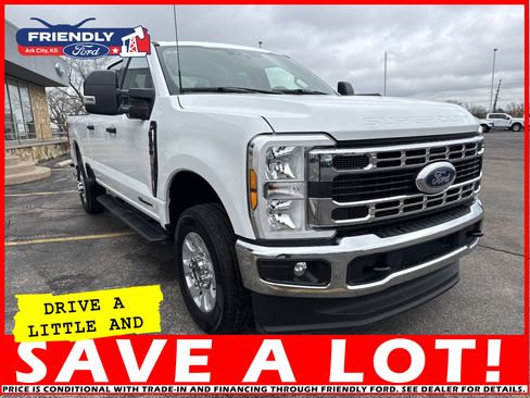 Used 2024 Ford F350 XLT image 3