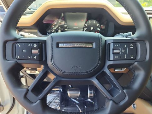 Used 2025 Land Rover Defender 130 V8 AWD/4WD image 16