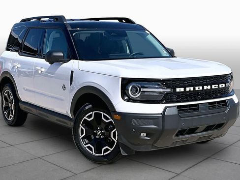 Used 2025 Ford Bronco Sport Outer Banks w/ Outer Banks Tech Package+ AWD/4WD image 3