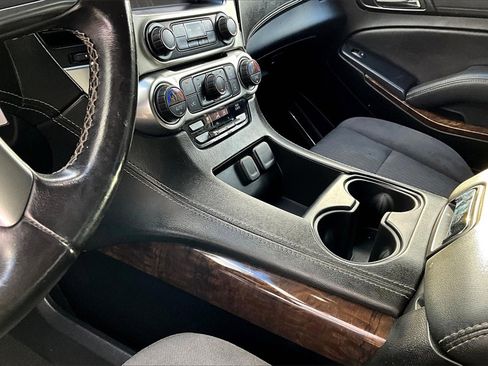Used 2020 Chevrolet Suburban LS image 11