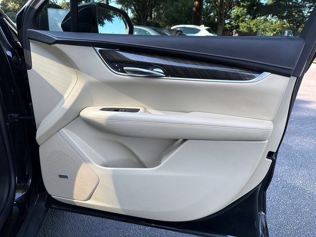 Used 2017 Cadillac XT5 FWD image 14