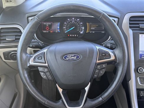 Used 2020 Ford Fusion SEL image 13