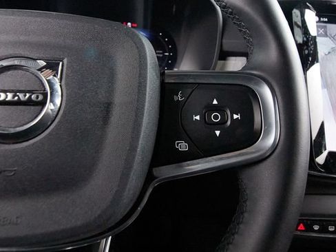 Certified 2023 Volvo C40 P8 Recharge Ultimate w/ Protection Package Premier AWD/4WD image 16