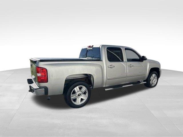 Used 2008 Chevrolet Silverado 1500 LTZ w/ Sun And Navigation Package RWD image 7