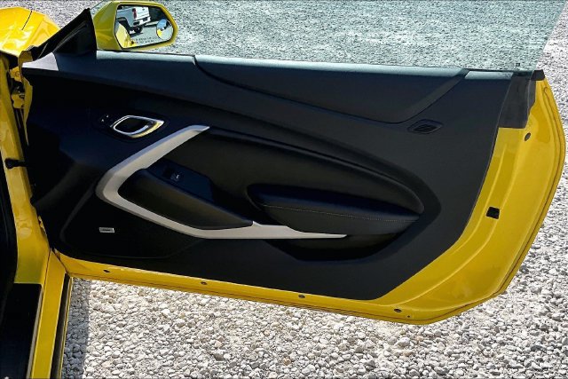 Used 2018 Chevrolet Camaro LT RWD image 21