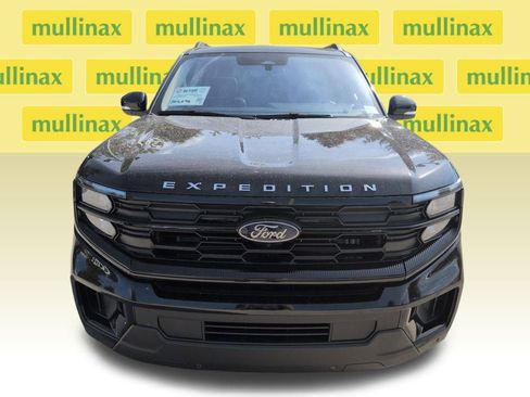 New 2025 Ford Expedition Active image 12