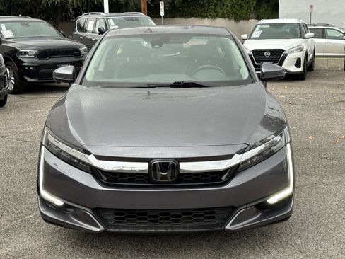 Used 2018 Honda Clarity Touring image 2