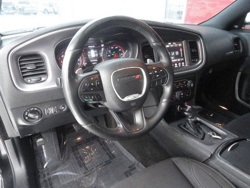 Used 2019 Dodge Charger SXT w/ Blacktop Package image 7
