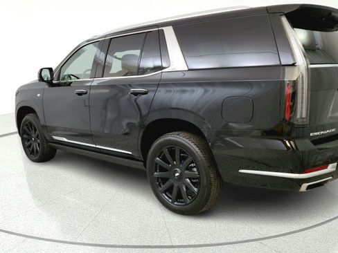 Used 2026 Cadillac Escalade Luxury w/ LPO, Floor Liner Package AWD/4WD image 5