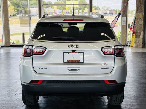 Used 2024 Jeep Compass Latitude AWD/4WD image 8