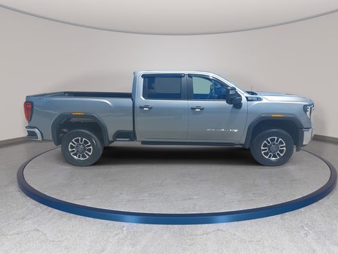 Used 2024 GMC Sierra 2500 Pro AWD/4WD image 4