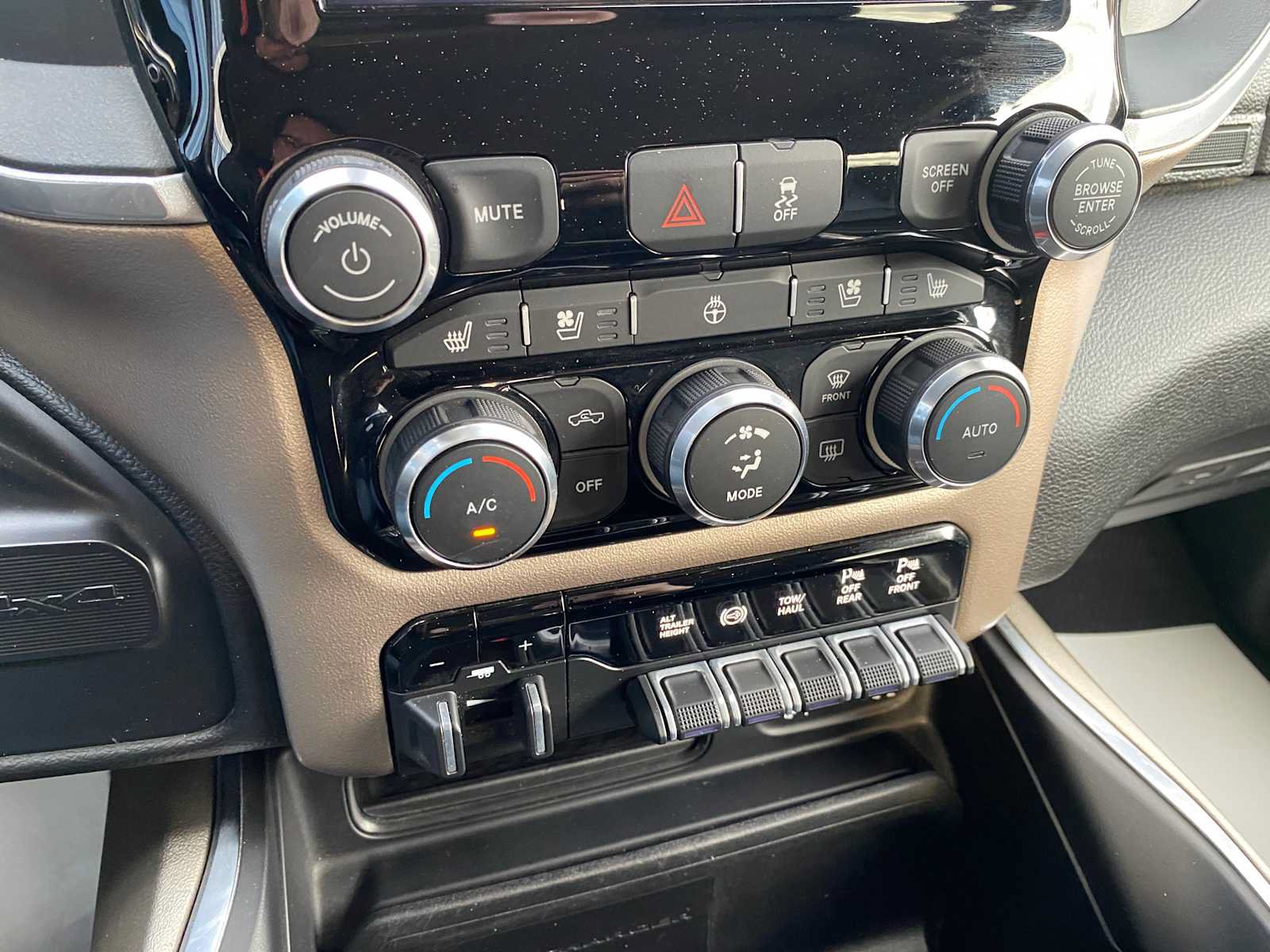 Used 2020 RAM 2500 Laramie AWD/4WD image 24